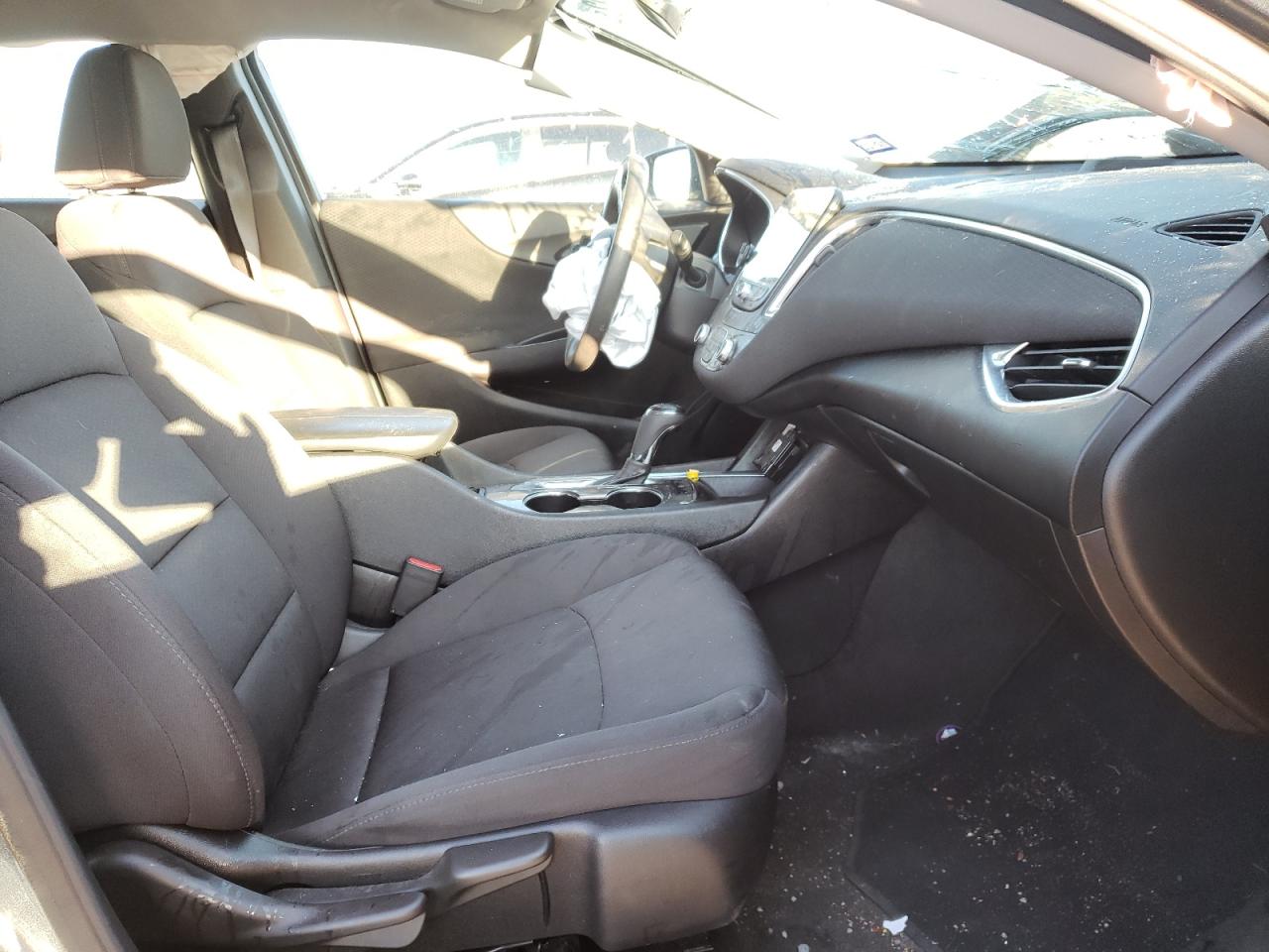 Photo 5 from auction – 2020 CHEVROLET MALIBU LT with VIN 1G1ZD5ST5LF090515