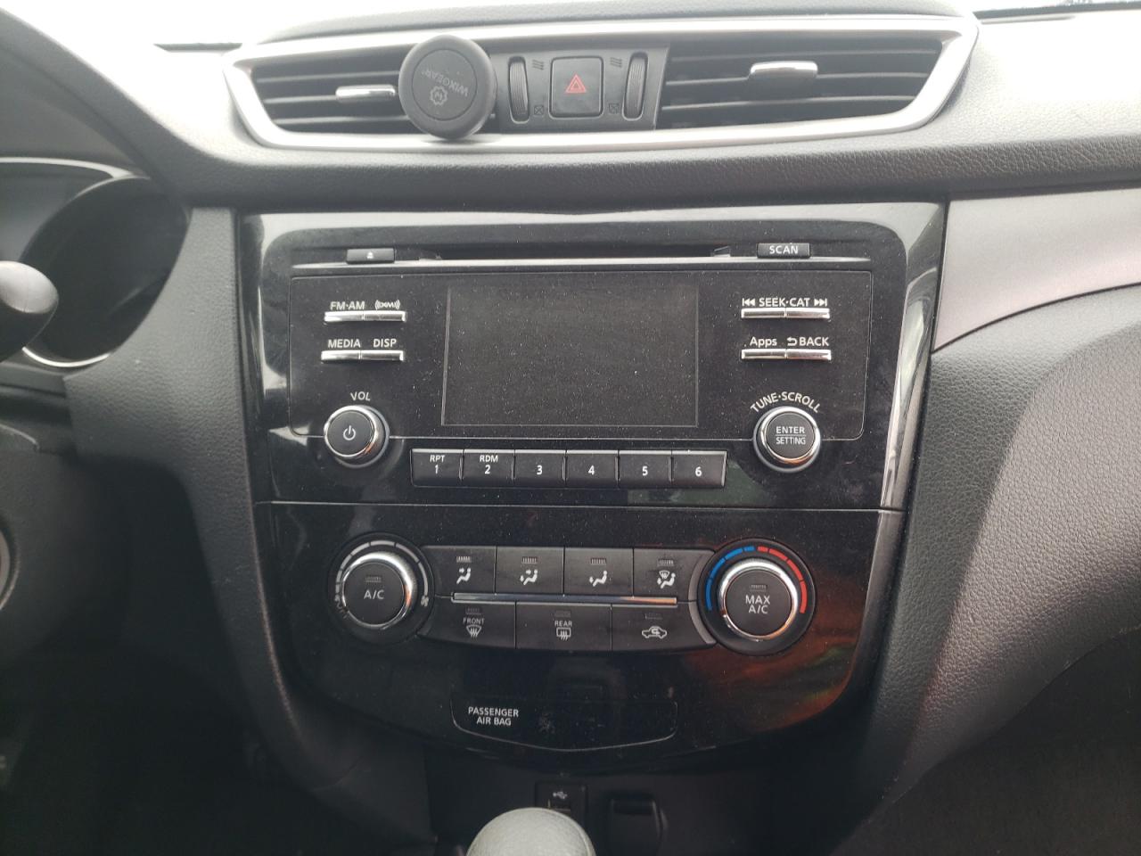 Photo 9 from auction – 2016 NISSAN ROGUE S with VIN KNMAT2MVXGP631496