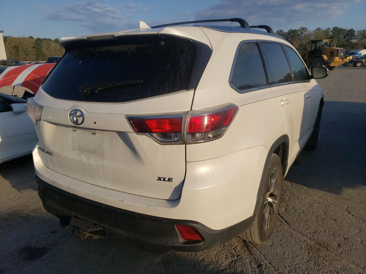 Photo 4 from auction – 2016 TOYOTA HIGHLANDER with VIN 5TDKKRFH0GS129268