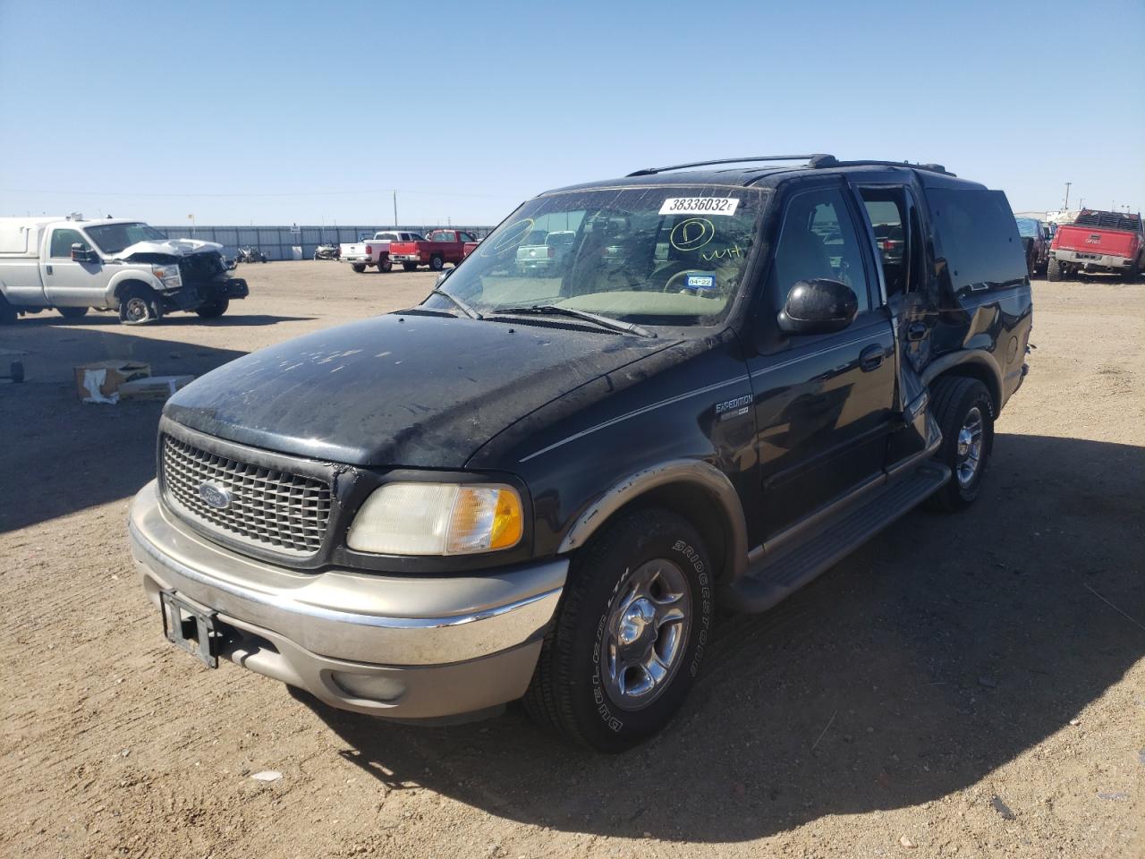 Photo 2 from auction – 2000 FORD EXPEDITION with VIN 1FMRU1762YLB45641