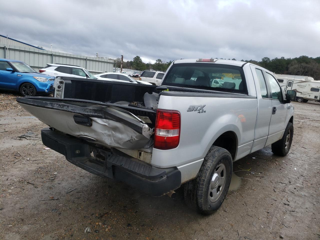 Photo 4 from auction – 2005 FORD F150 with VIN 1FTRX14W85NB05418