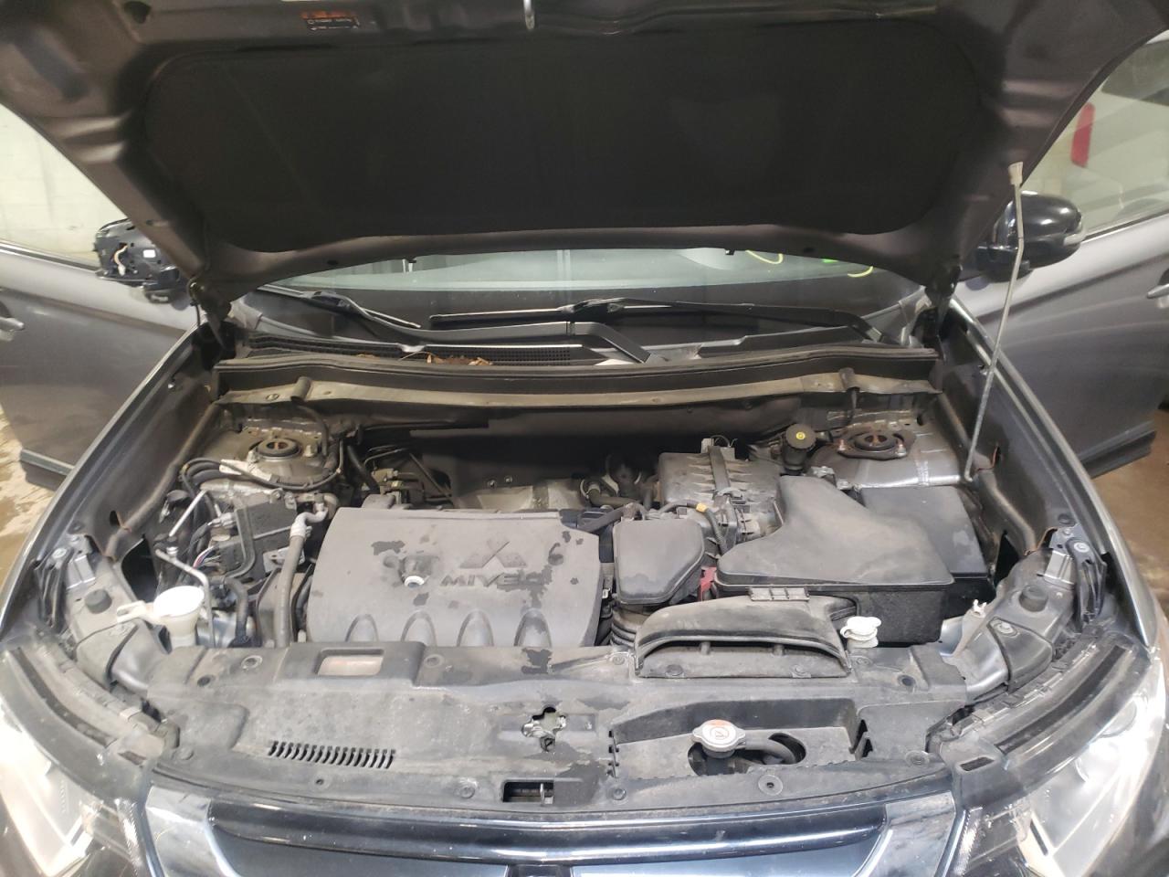 Photo 7 from auction – 2018 MITSUBISHI OUTLANDER with VIN JA4AD3A37JZ018702