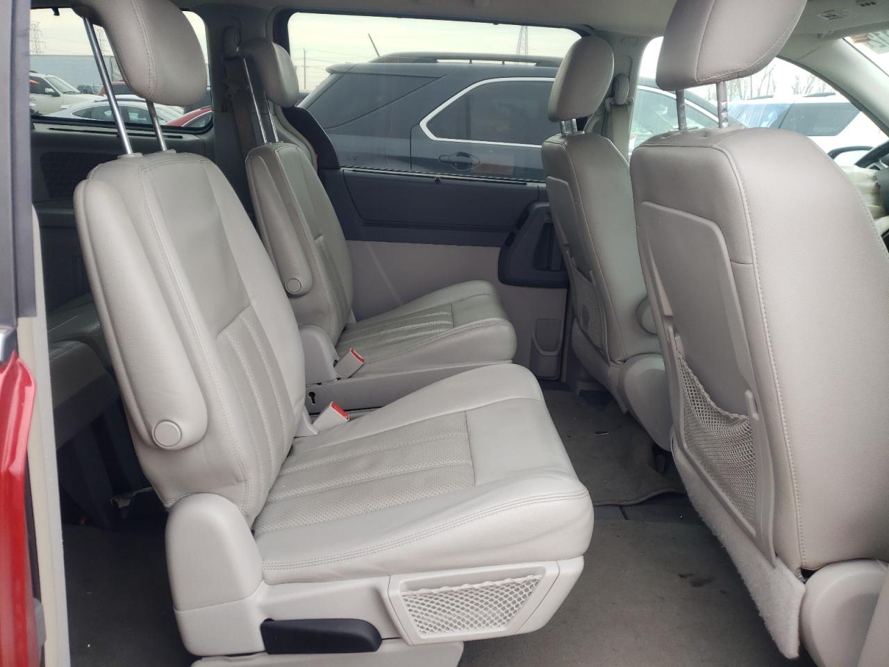 Photo 6 from auction – 2009 CHRYSLER TOWN & COU with VIN 2A8HR54119R674839