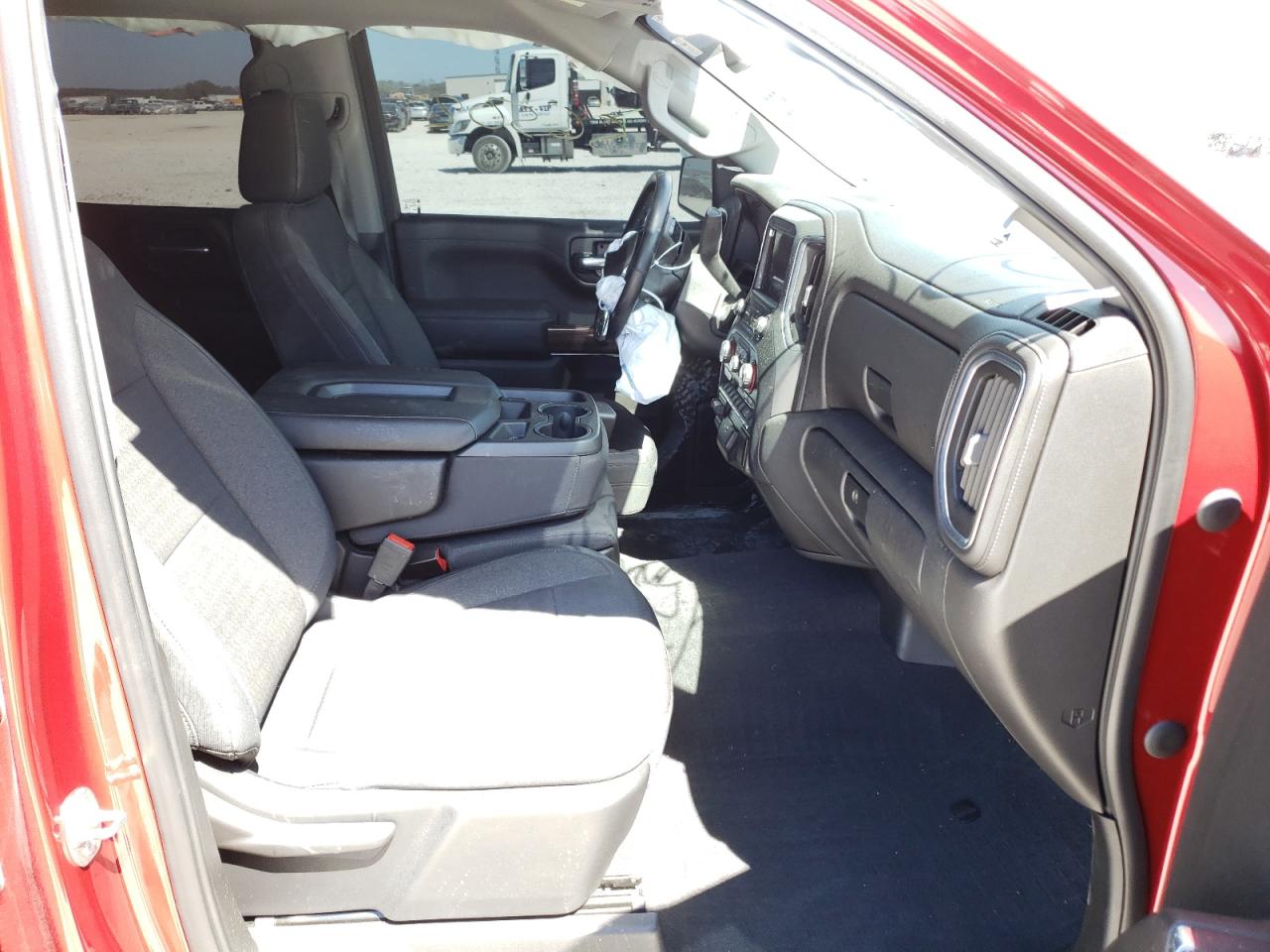 Photo 5 from auction – 2019 CHEVROLET SILVERADO with VIN 3GCPWCED5KG167947