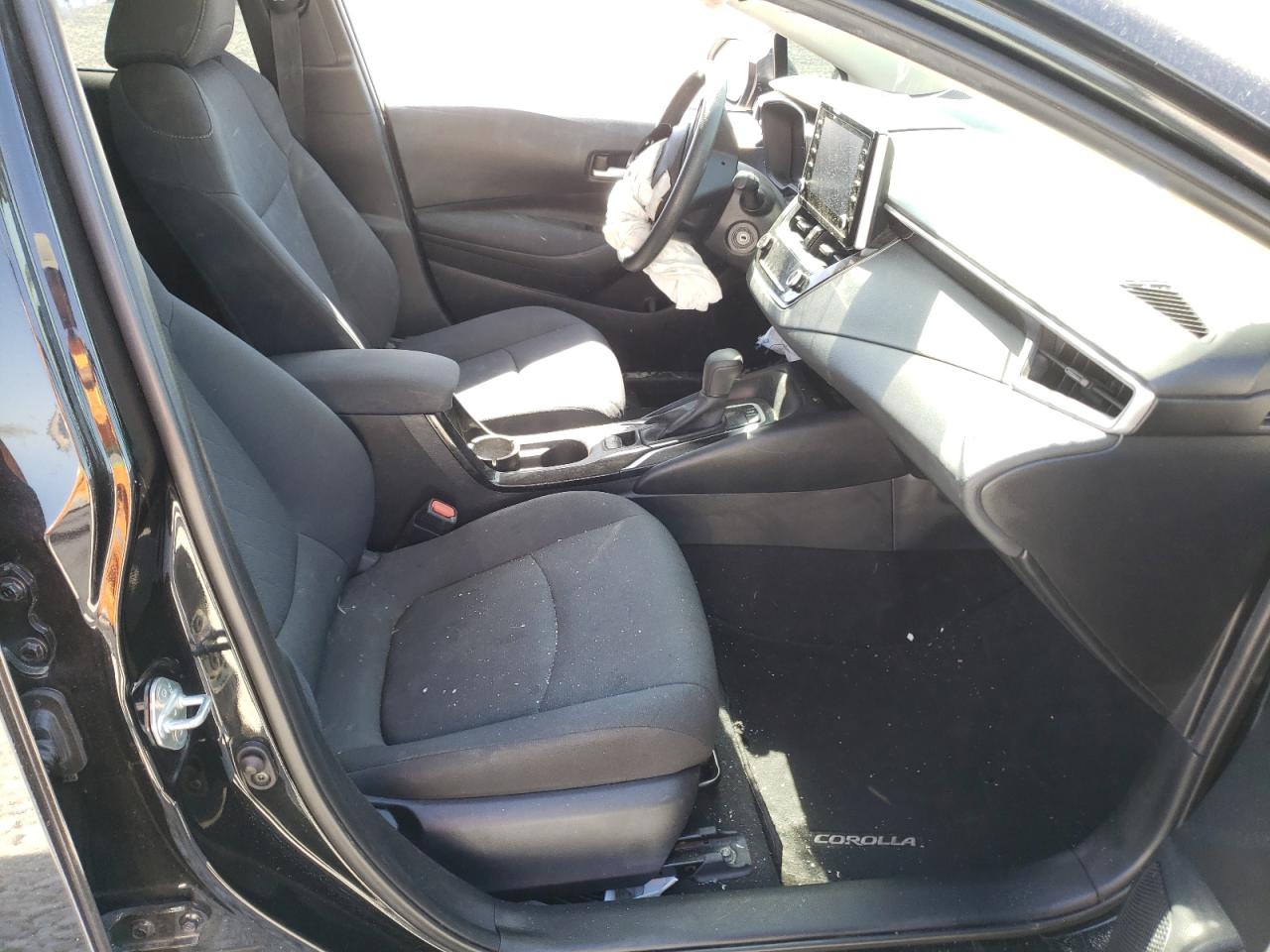Photo 5 from auction – 2020 TOYOTA COROLLA LE with VIN 5YFEPRAE2LP065944