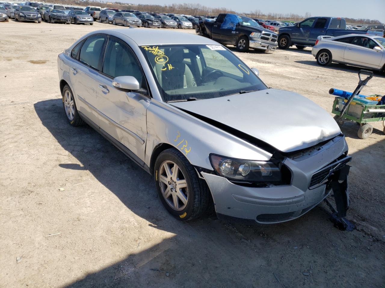 VOLVO S40 2.4I 2007 with VIN YV1MS382772296498 - Photo from auction