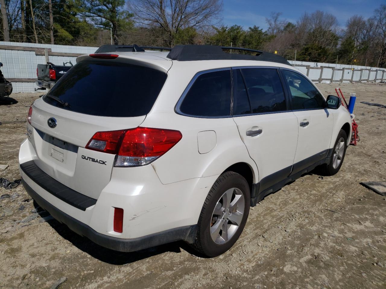 Photo 4 from auction – 2014 SUBARU OUTBACK 2. with VIN 4S4BRCPC6E3302524