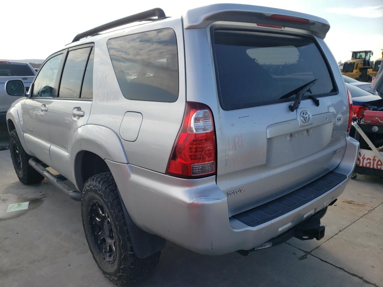 Photo 3 from auction – 2007 TOYOTA 4RUNNER SR with VIN JTEBU14R878095717