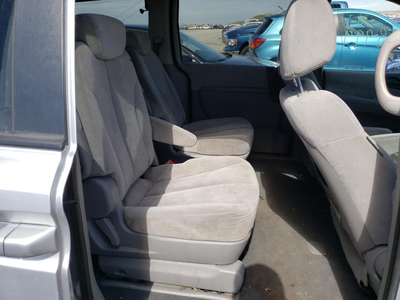 Photo 6 from auction – 2008 KIA SEDONA EX with VIN KNDMB233986263609