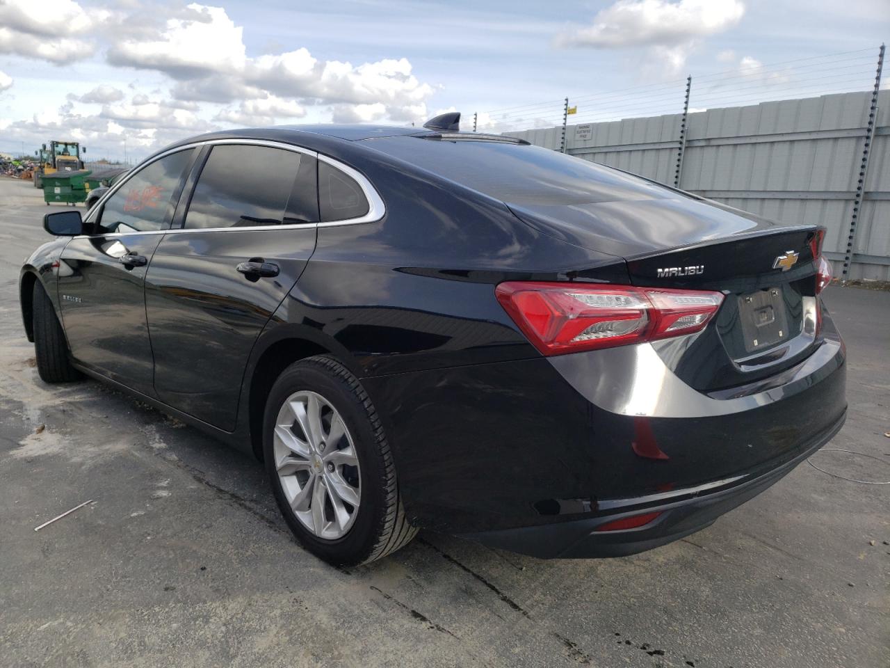 Photo 3 from auction – 2019 CHEVROLET MALIBU LT with VIN 1G1ZD5ST7KF166332