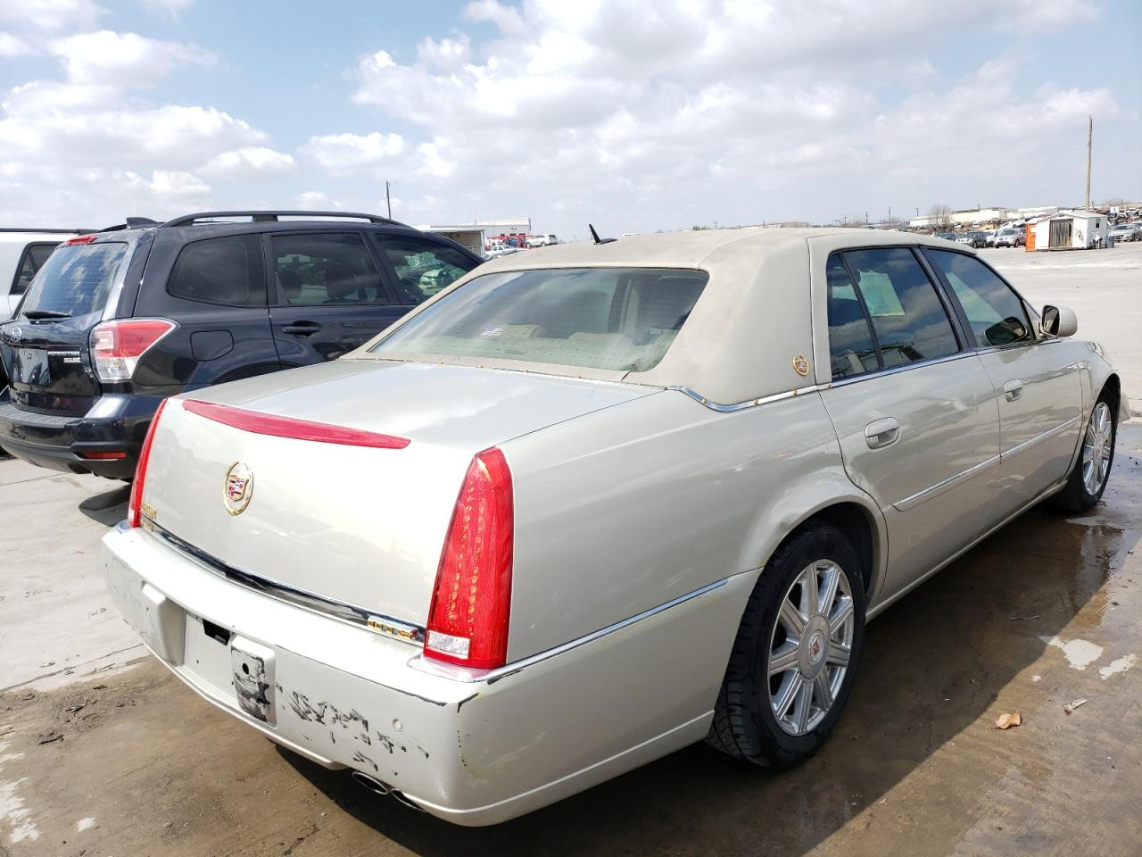 Photo 4 from auction – 2007 CADILLAC DTS with VIN 1G6KD57Y27U214726