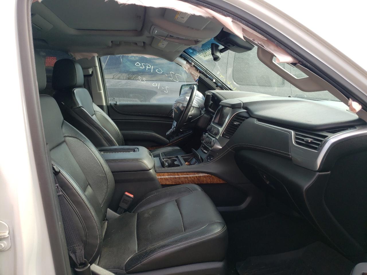 Photo 5 from auction – 2016 CHEVROLET SUBURBAN K with VIN 1GNSKJKC2GR475579