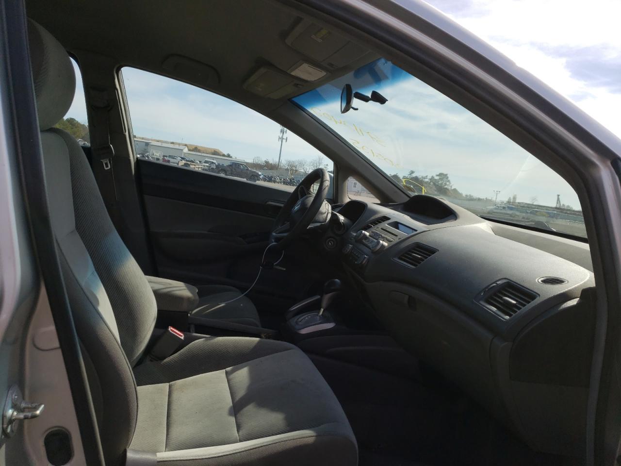 Photo 5 from auction – 2011 HONDA CIVIC LX with VIN 2HGFA1F59BH305125