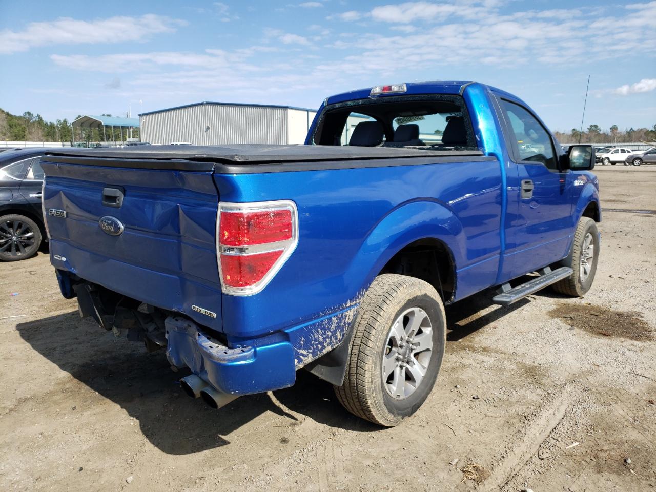 Photo 4 from auction – 2011 FORD F150 with VIN 1FTMF1EF2BFD23047