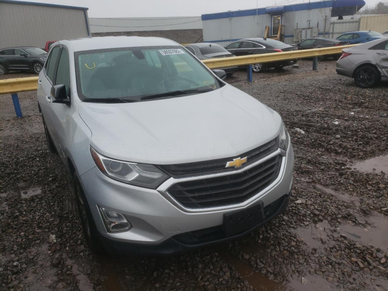 CHEVROLET EQUINOX 2018 with VIN 2GNAXREVXJ6108862 - Photo from auction