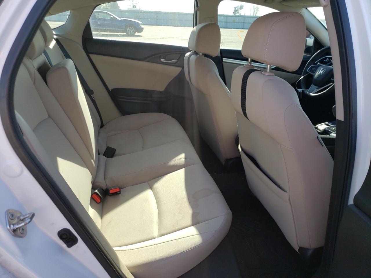 Photo 6 from auction – 2018 HONDA CIVIC EX with VIN 2HGFC2F72JH522208