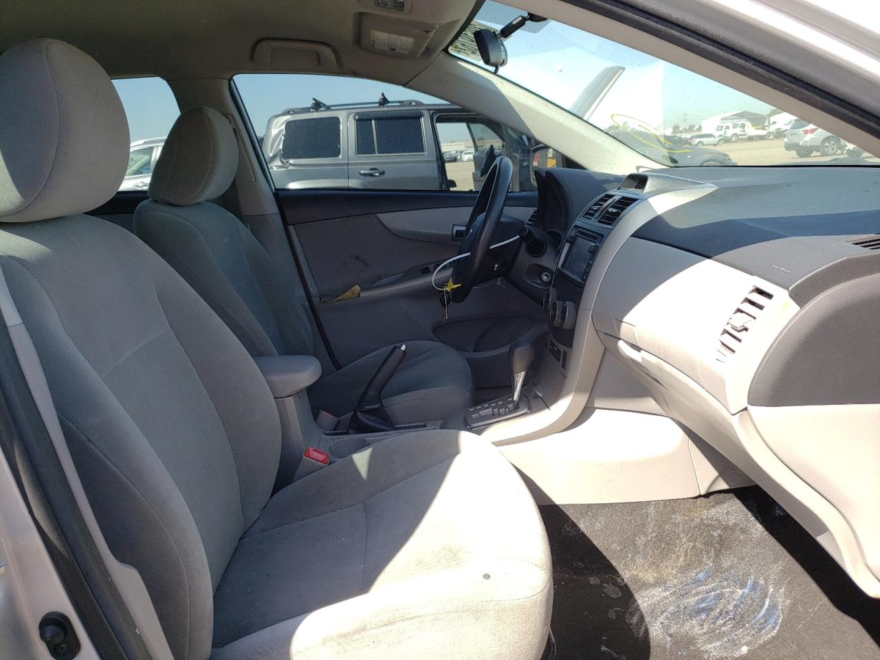 Photo 5 from auction – 2013 TOYOTA COROLLA LE with VIN 5YFBU4EE3DP132156