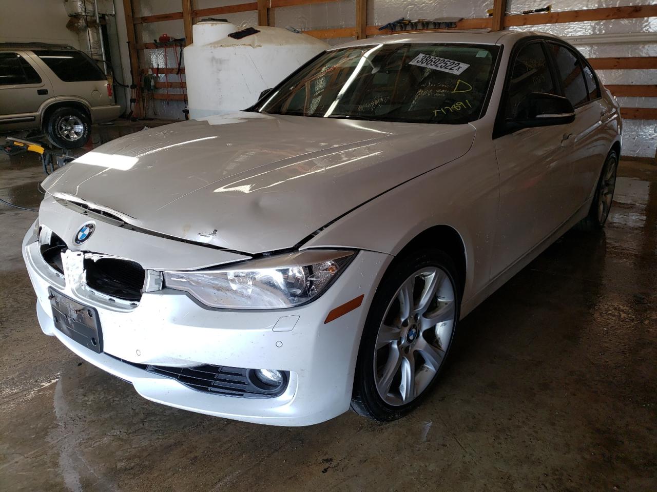 Photo 2 from auction – 2015 BMW 328 XI with VIN WBA3B3G57FNT17891
