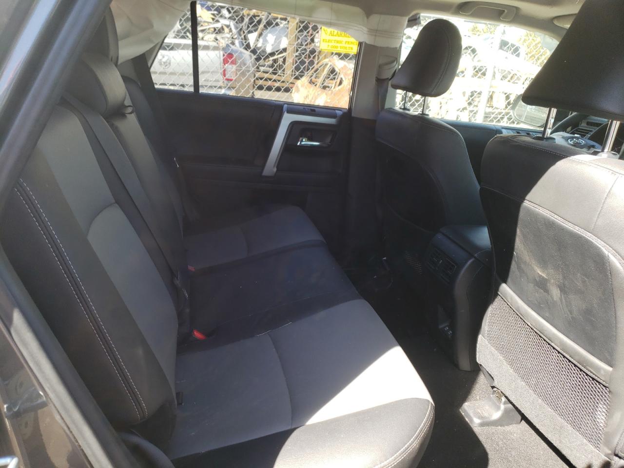 Photo 6 from auction – 2020 TOYOTA 4RUNNER SR with VIN JTEBU5JR7L5810655