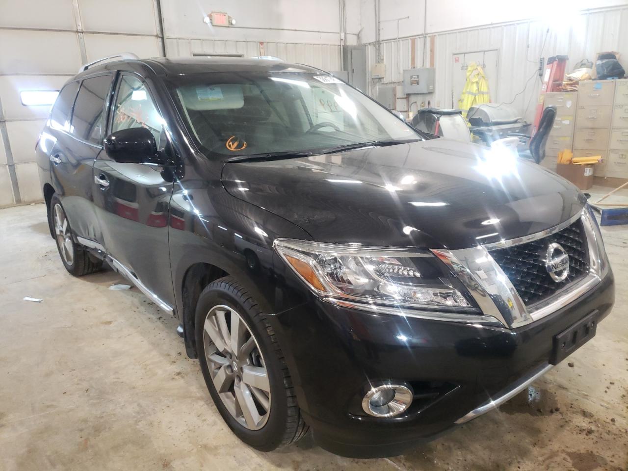 NISSAN PATHFINDER 2016 with VIN 5N1AR2MM1GC654366 - Photo from auction