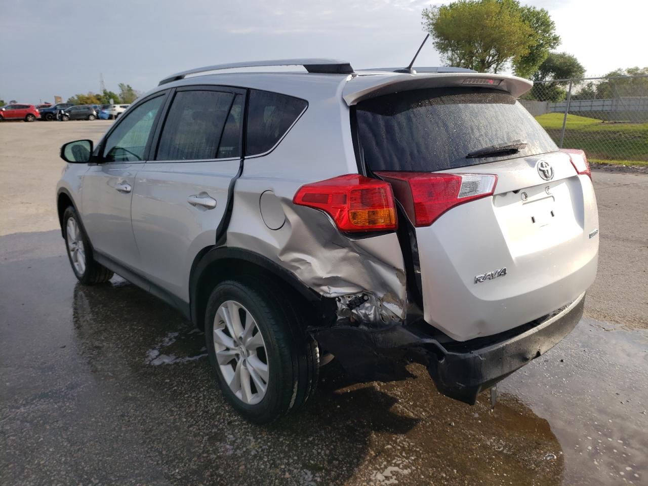 Photo 3 from auction – 2015 TOYOTA RAV4 LIMIT with VIN 2T3YFREV9FW233048