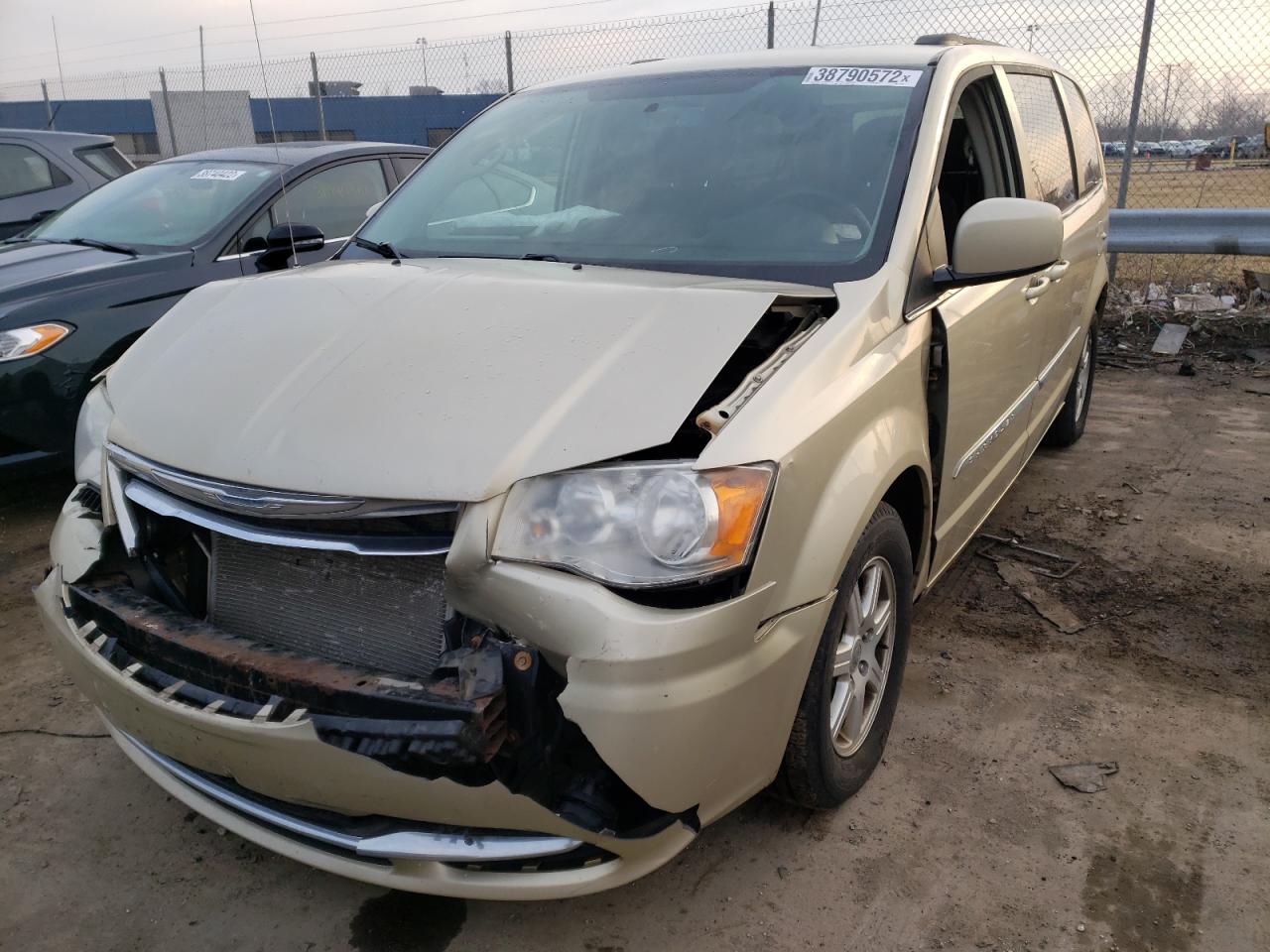 Photo 2 from auction – 2011 CHRYSLER TOWN & COU with VIN 2A4RR5DG7BR754193