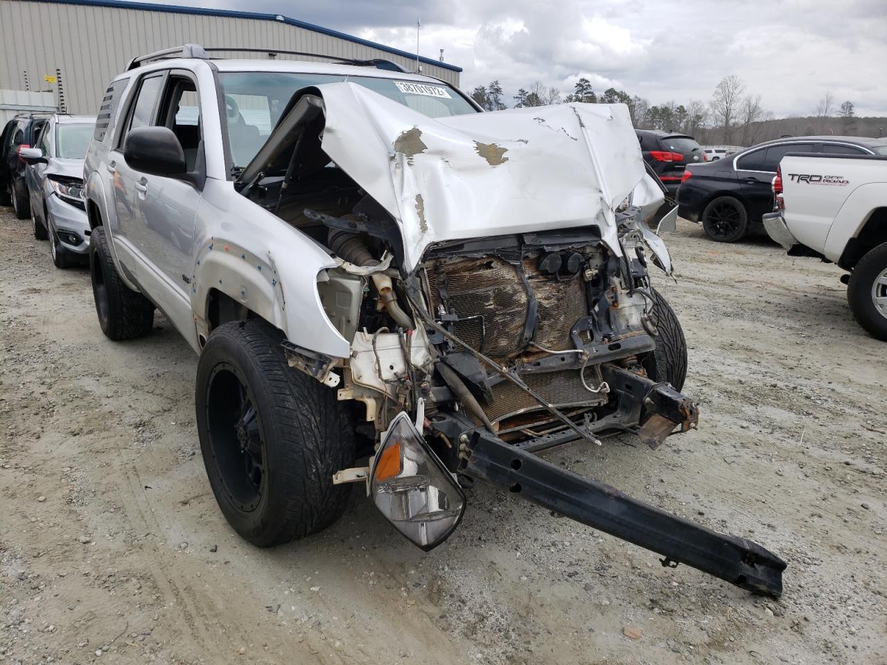 TOYOTA 4RUNNER SR 2005 with VIN JTEZU14R658030800 - Photo from auction