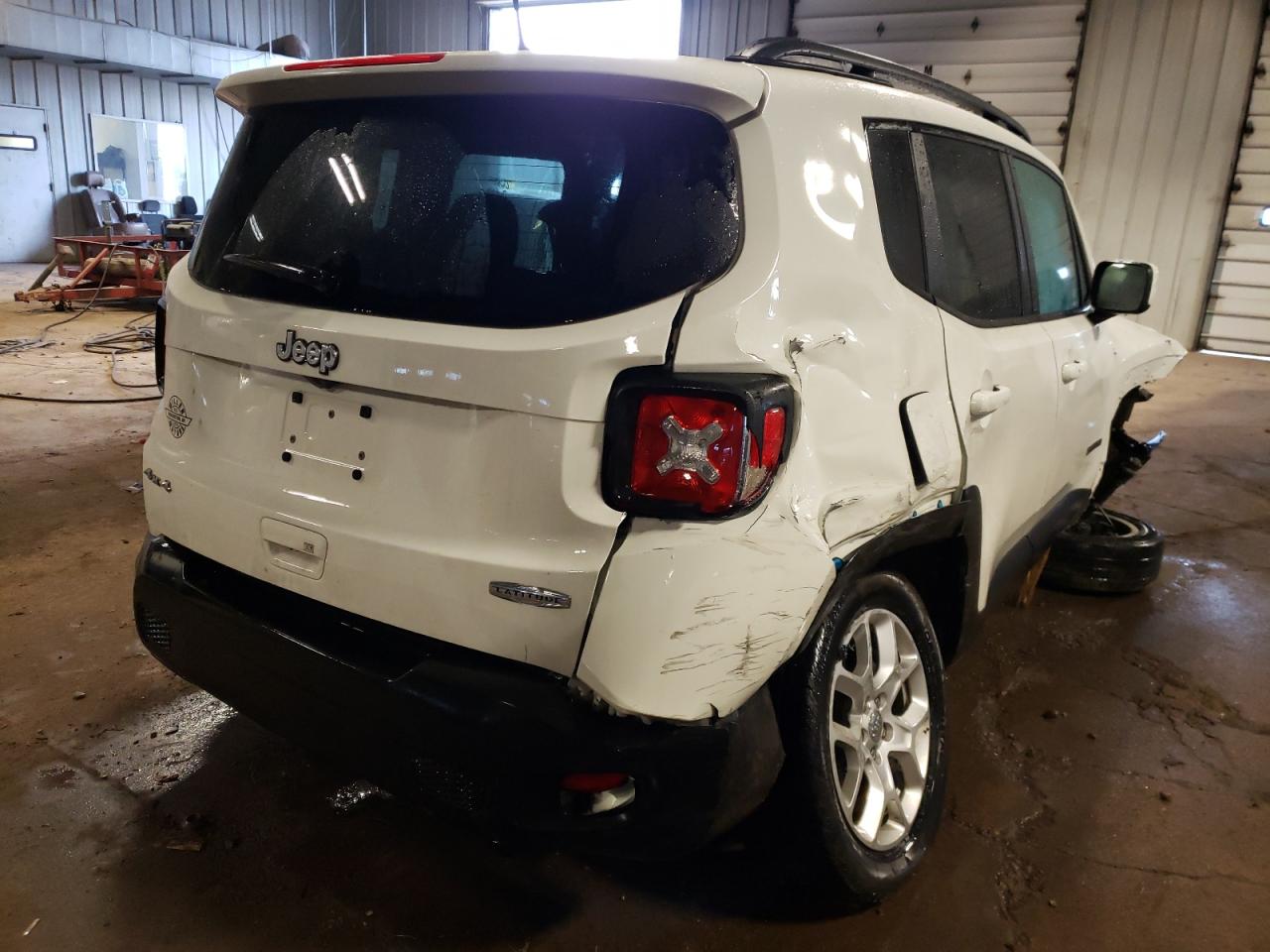 Photo 4 from auction – 2018 JEEP RENEGADE L with VIN ZACCJBBBXJPH84705
