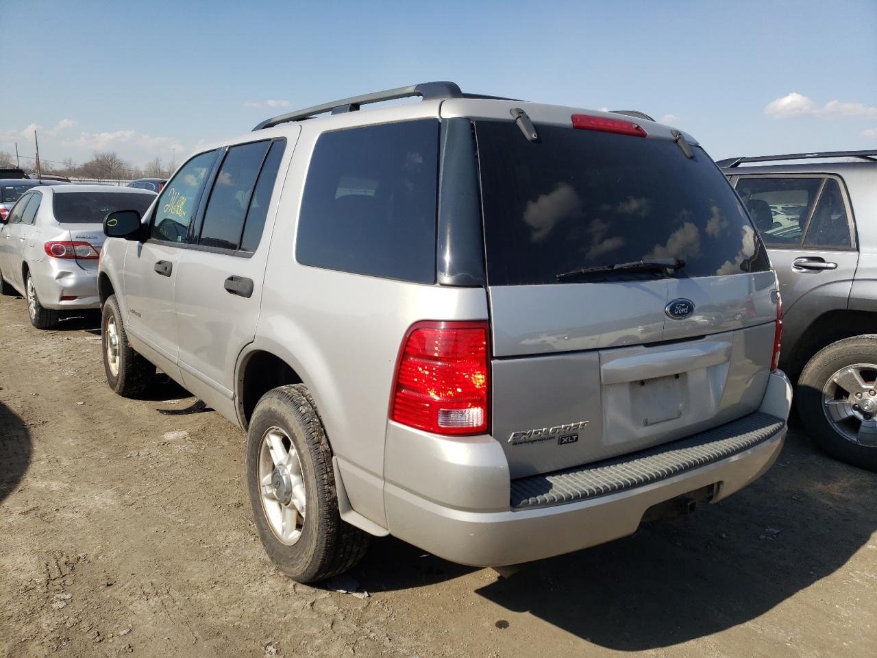 Photo 3 from auction – 2004 FORD EXPLORER X with VIN 1FMZU73K74ZA81643