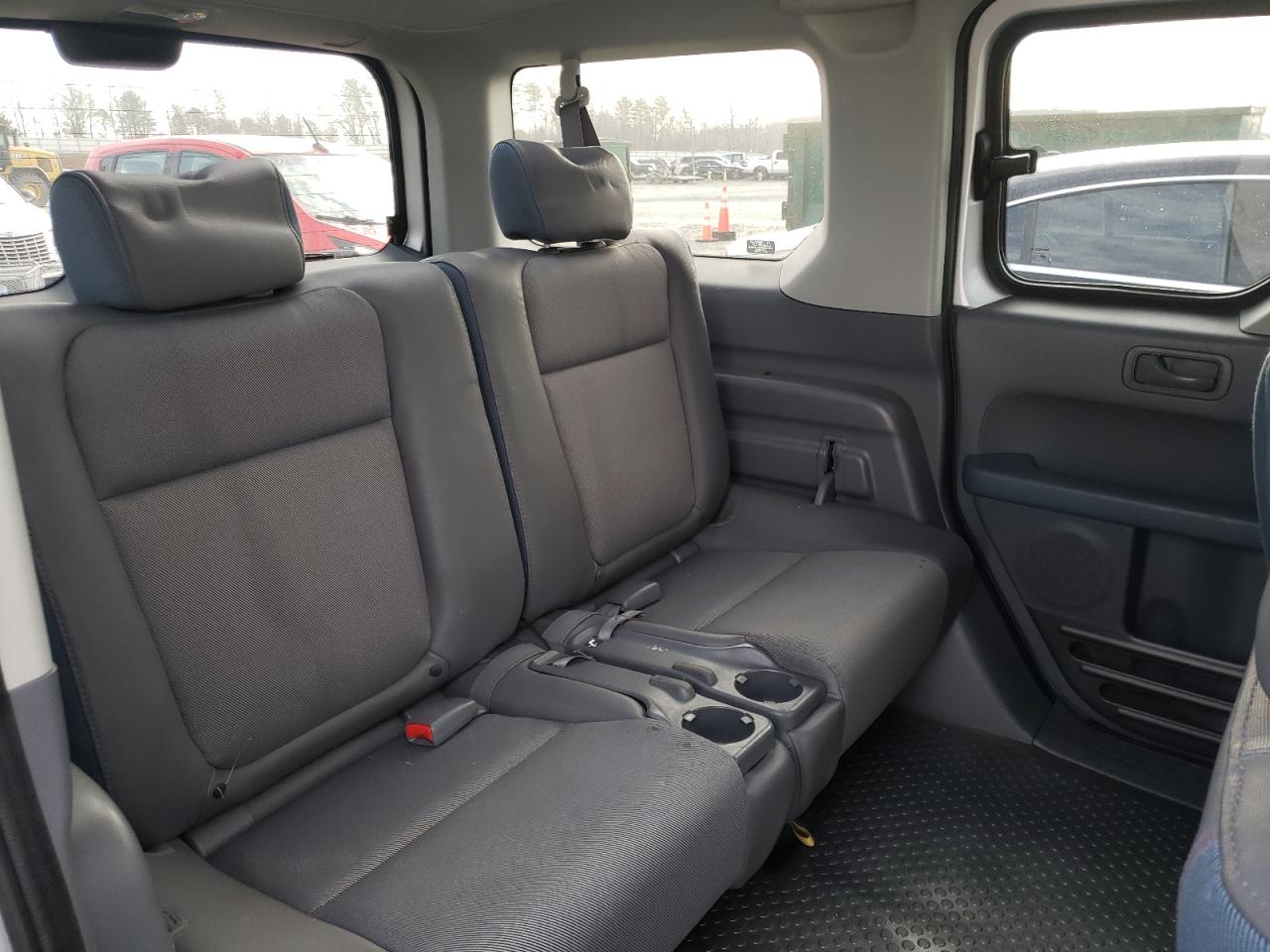 Photo 6 from auction – 2003 HONDA ELEMENT EX with VIN 5J6YH28523L017130