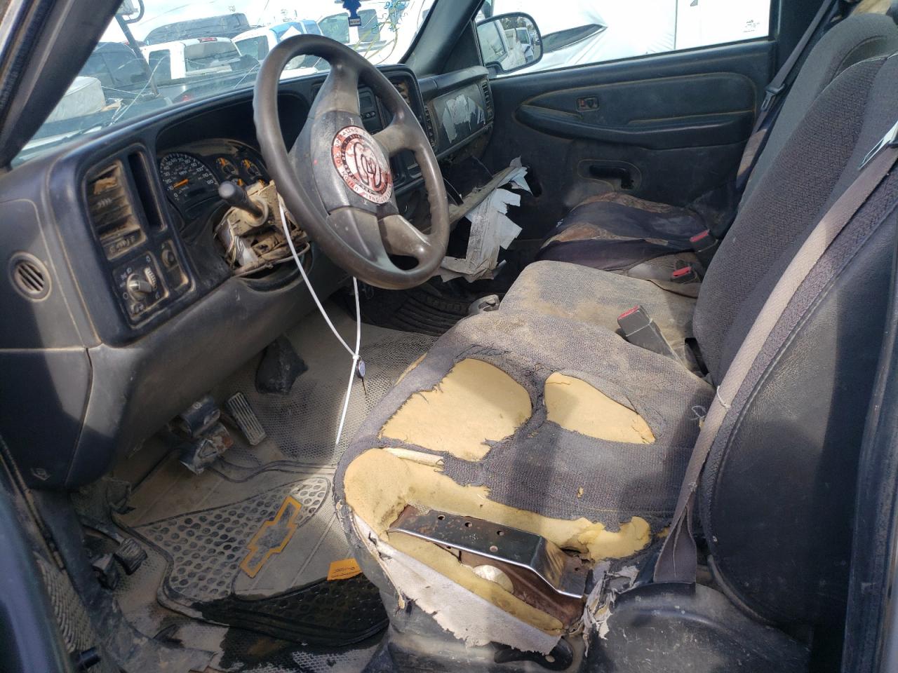 Photo 5 from auction – 2005 CHEVROLET SILVERADO with VIN 1GCHC24U35E293647