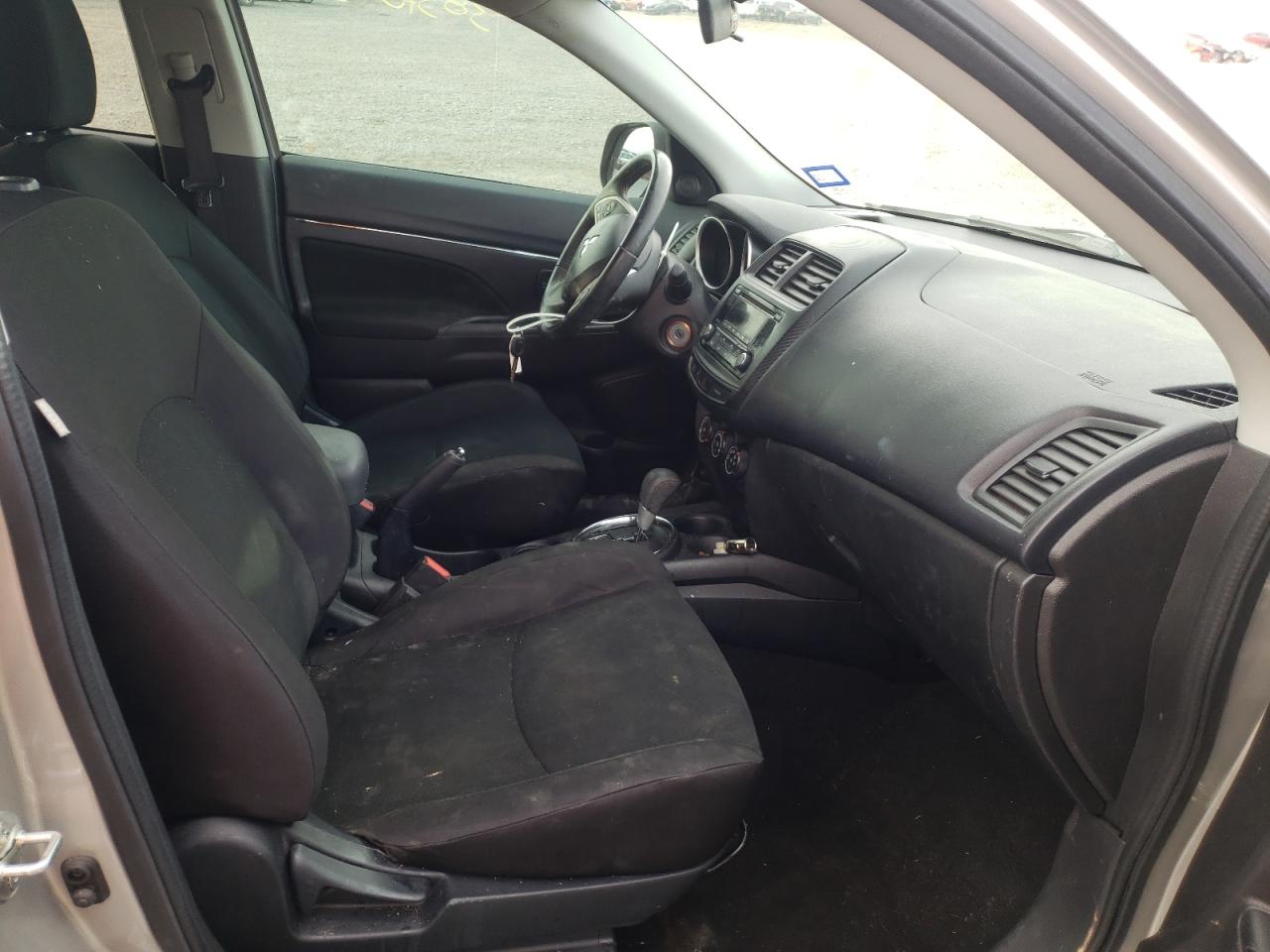 Photo 5 from auction – 2015 MITSUBISHI OUTLANDER with VIN 4A4AP3AU4FE021277