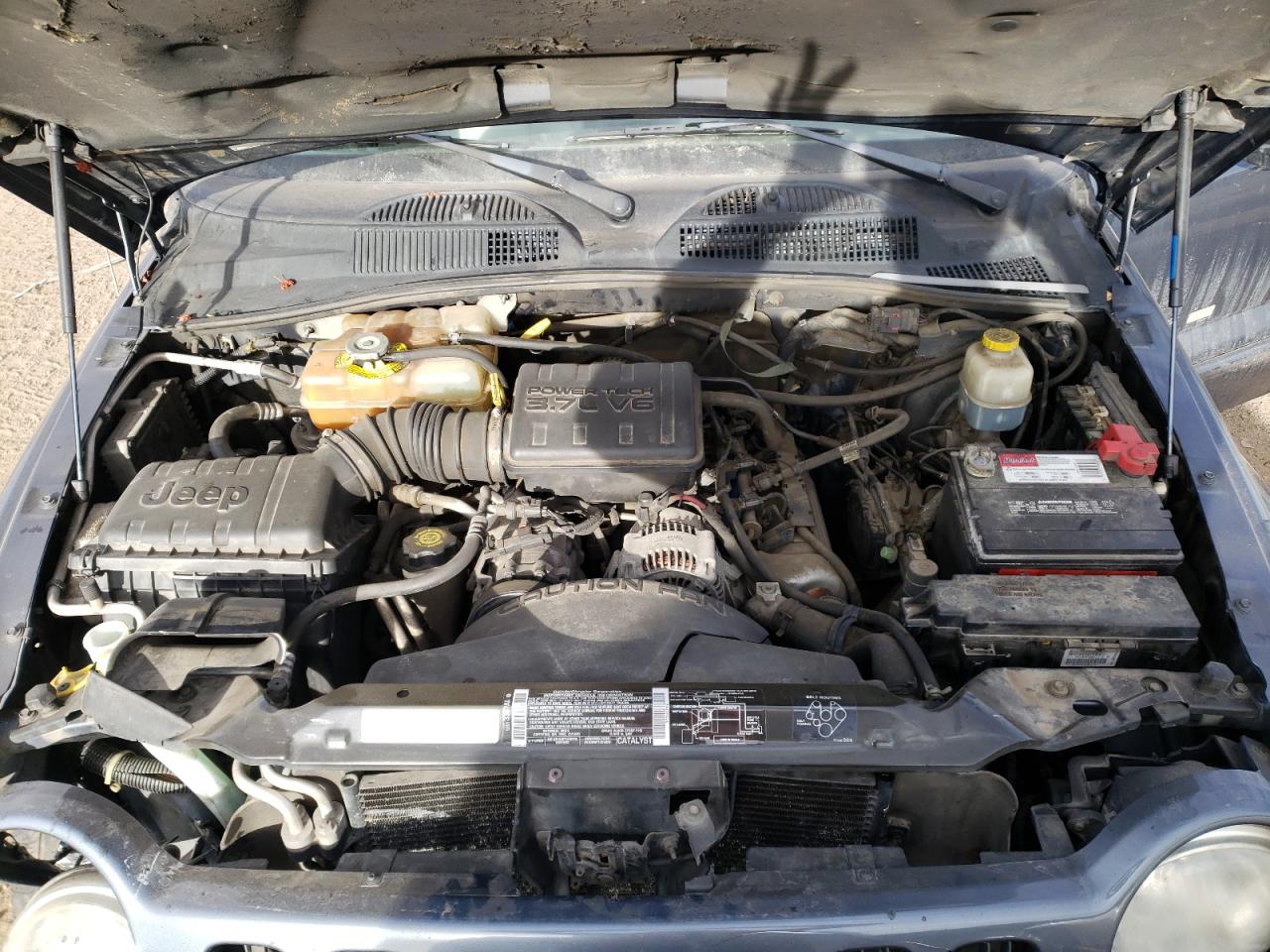 Photo 7 from auction – 2002 JEEP LIBERTY LI with VIN 1J8GL58K52W257589