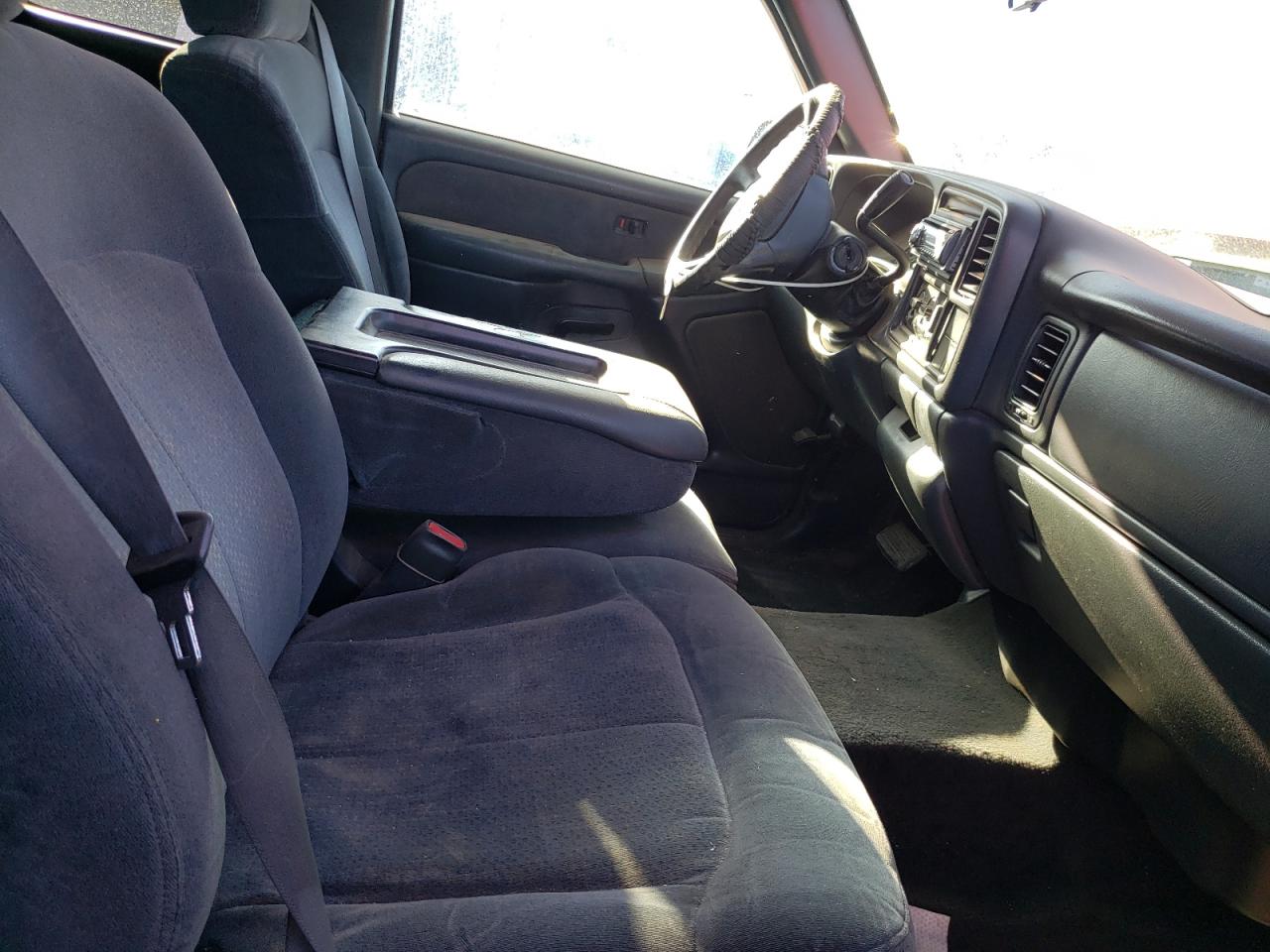 Photo 5 from auction – 2000 CHEVROLET SILVERADO with VIN 2GCEC19V2Y1380797
