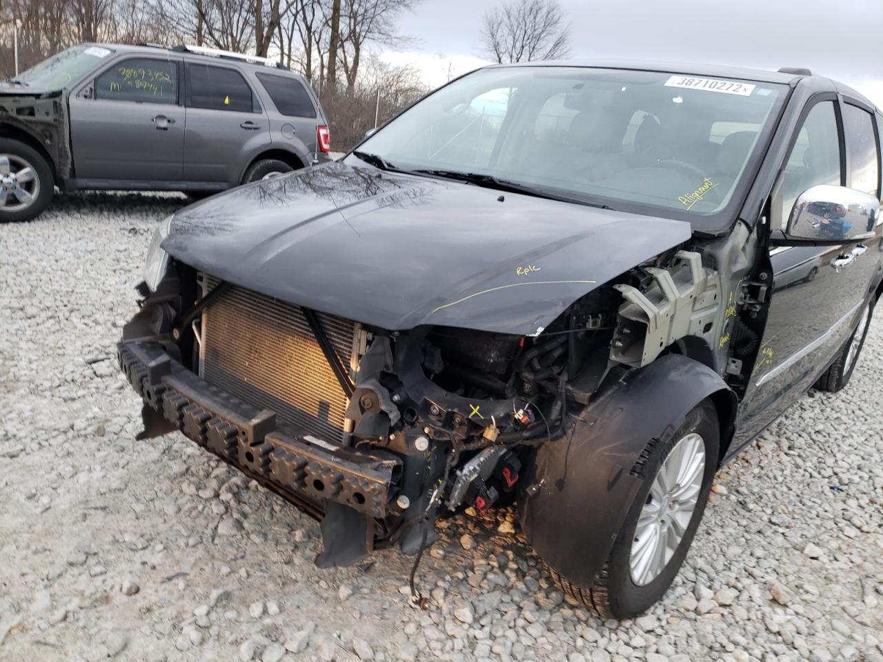 Photo 9 from auction – 2015 CHRYSLER TOWN & COU with VIN 2C4RC1GG3FR553571
