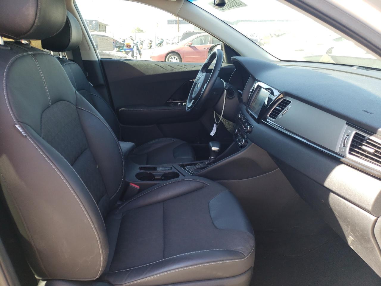 Photo 5 from auction – 2019 KIA NIRO EX with VIN KNDCC3LCXK5310321