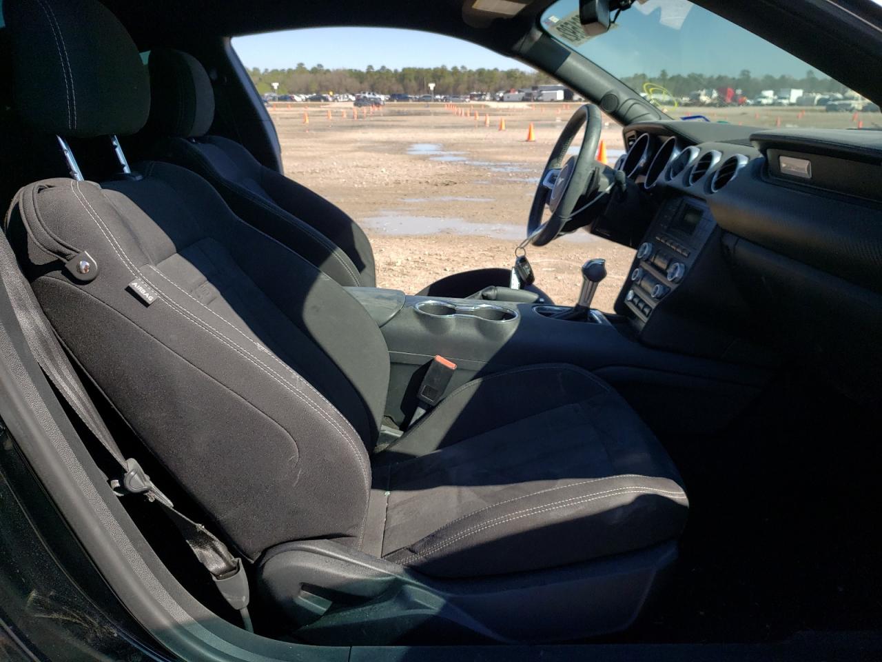 Photo 5 from auction – 2018 FORD MUSTANG with VIN 1FA6P8TH3J5113957