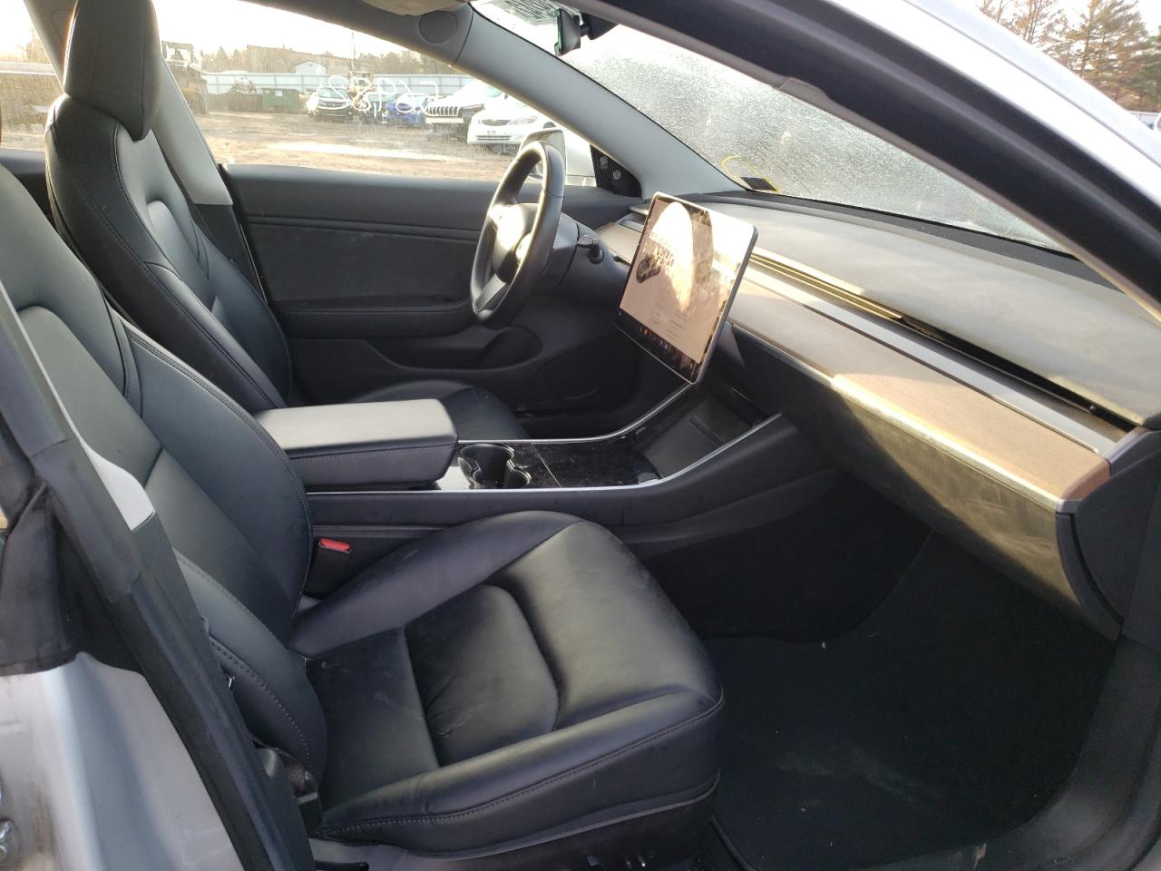 Photo 5 from auction – 2018 TESLA MODEL 3 with VIN 5YJ3E1EA1JF036241