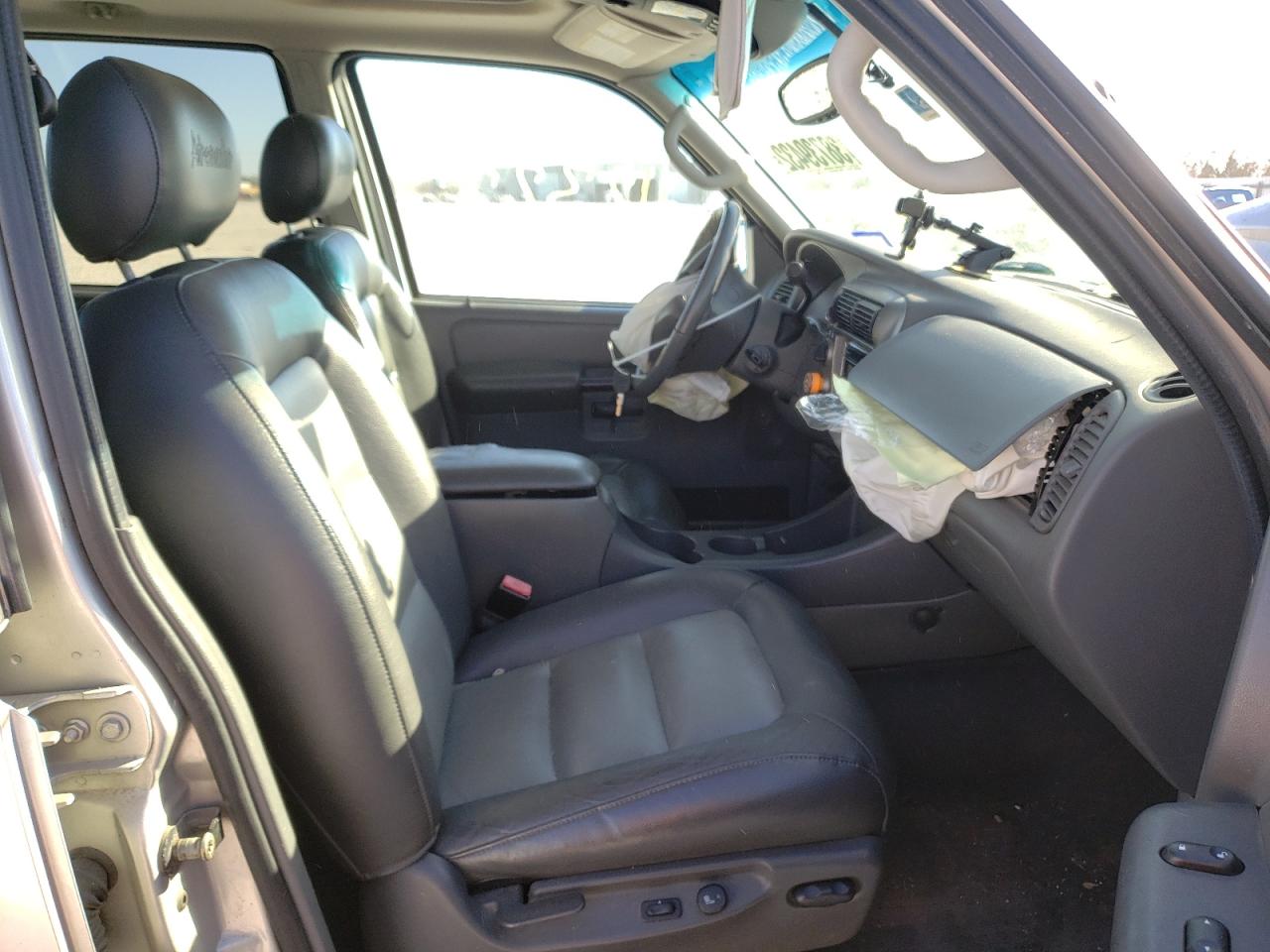 Photo 5 from auction – 2005 FORD EXPLORER S with VIN 1FMZU77KX5UA88899