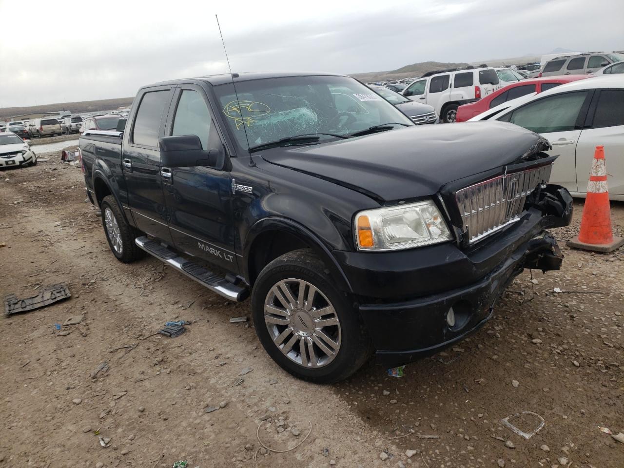 LINCOLN MARK LT 2007 with VIN 5LTPW18507FJ10876 - Photo from auction