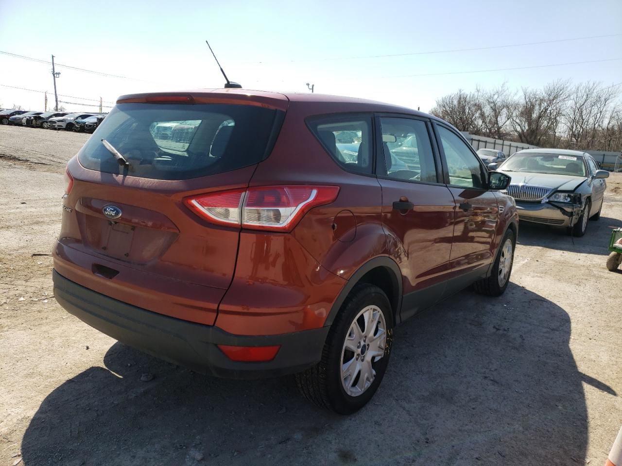 Photo 4 from auction – 2014 FORD ESCAPE S with VIN 1FMCU0F78EUE14693