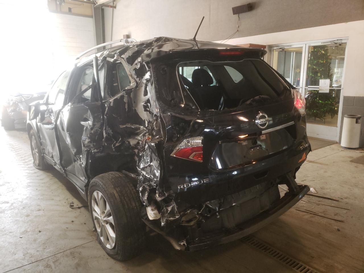 Photo 3 from auction – 2016 NISSAN ROGUE S with VIN KNMAT2MV8GP623672