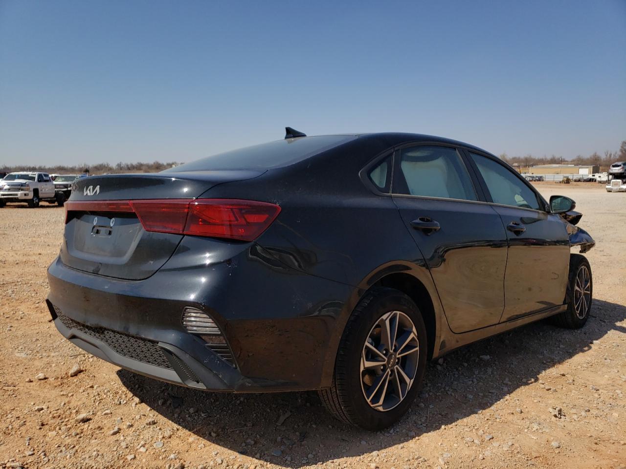 Photo 4 from auction – 2022 KIA FORTE FE with VIN 3KPF24AD4NE416533