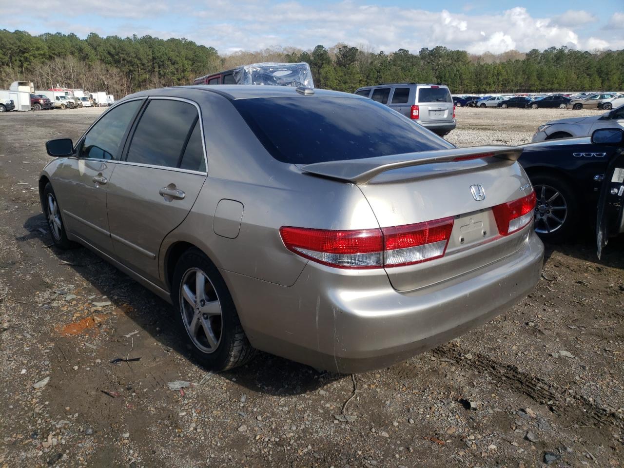 Photo 3 from auction – 2004 HONDA ACCORD EX with VIN JHMCM56814C014746