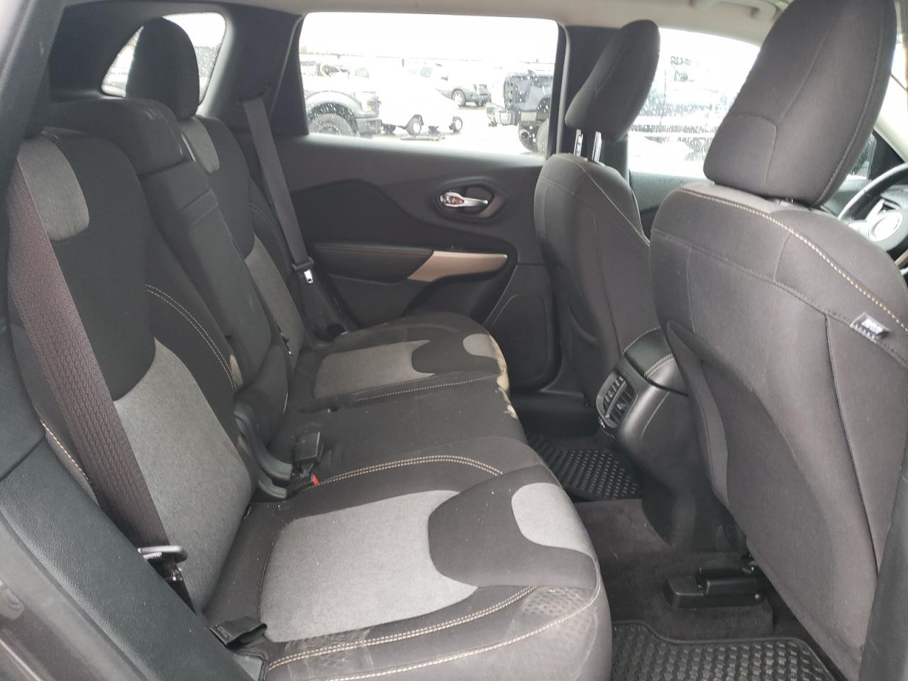 Photo 6 from auction – 2018 JEEP CHEROKEE L with VIN 1C4PJMCB0JD588525
