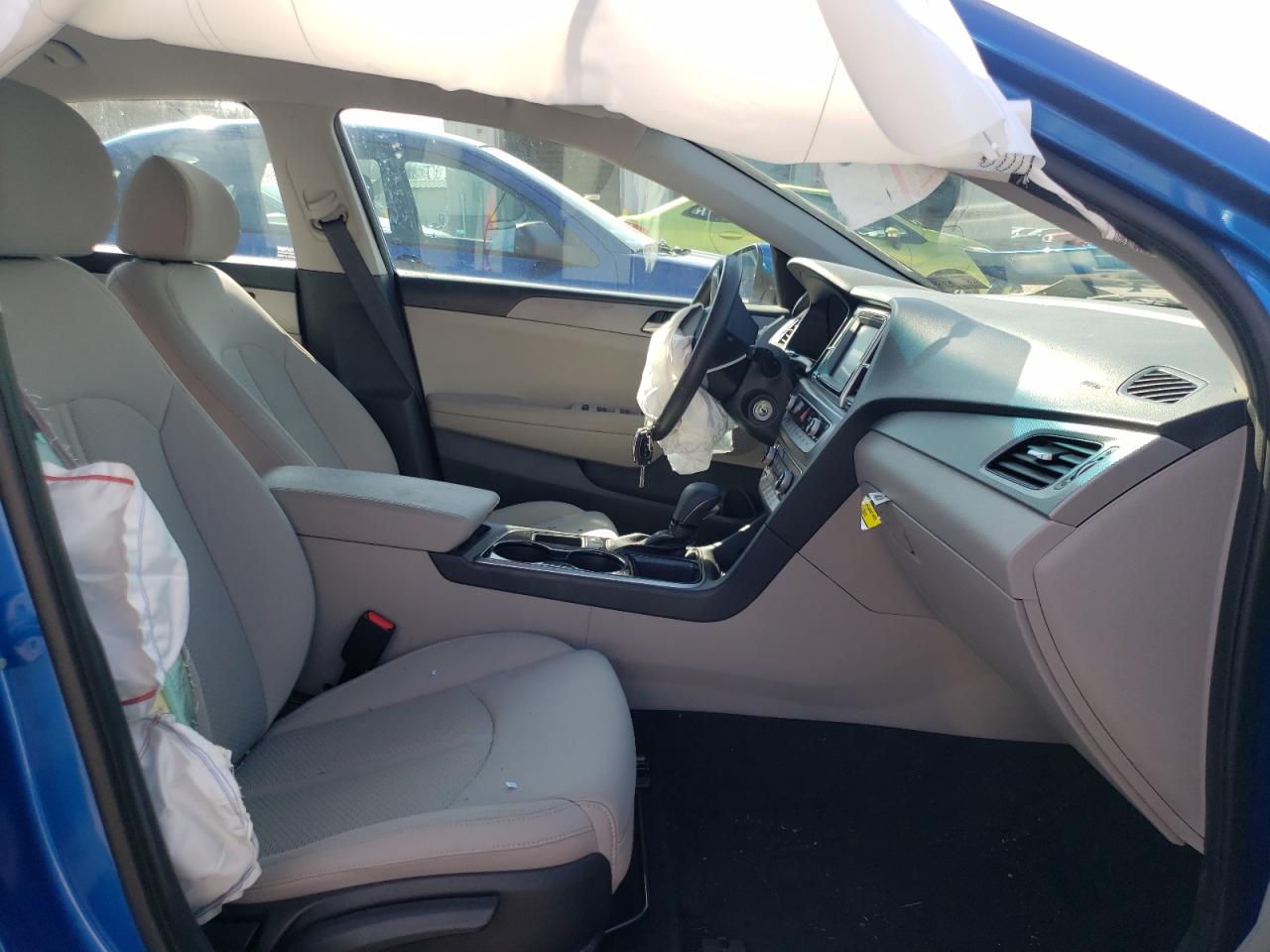 Photo 5 from auction – 2019 HYUNDAI SONATA SE with VIN 5NPE24AF4KH755412