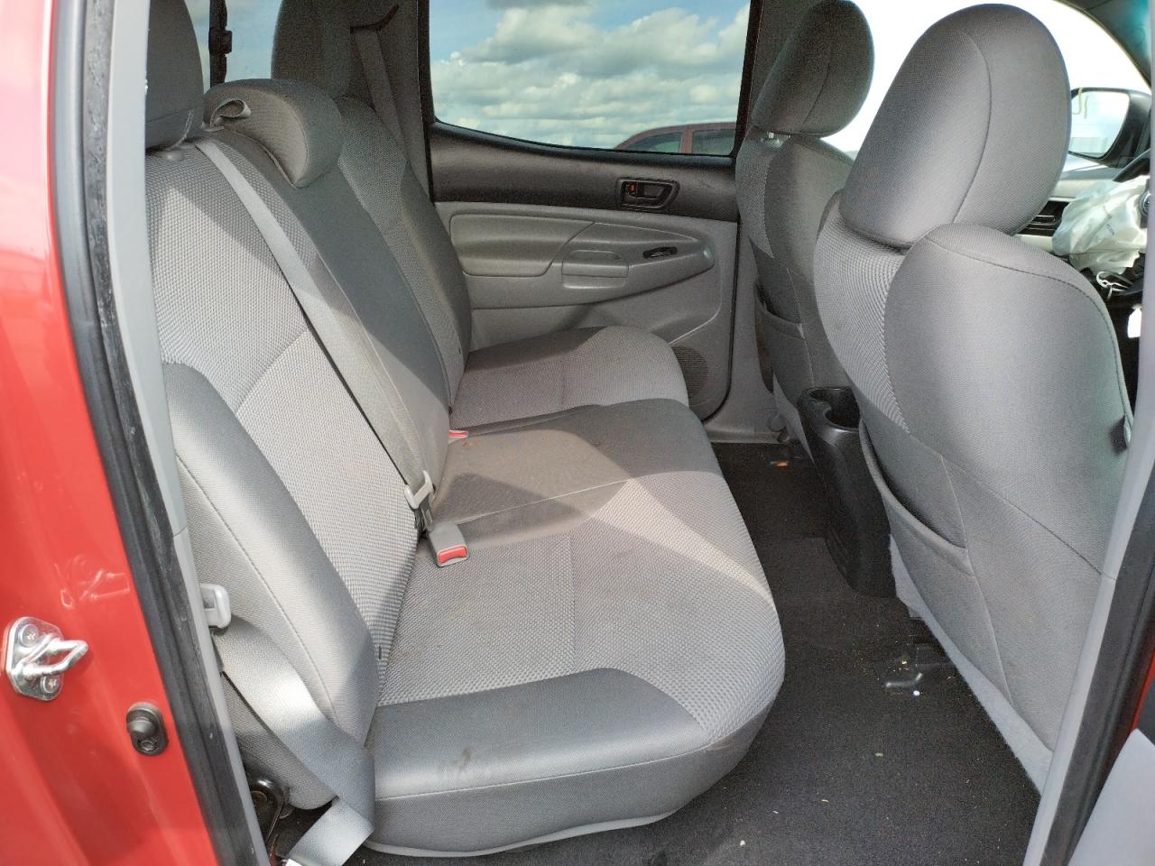 Photo 6 from auction – 2014 TOYOTA TACOMA DOU with VIN 3TMLU4EN9EM151887