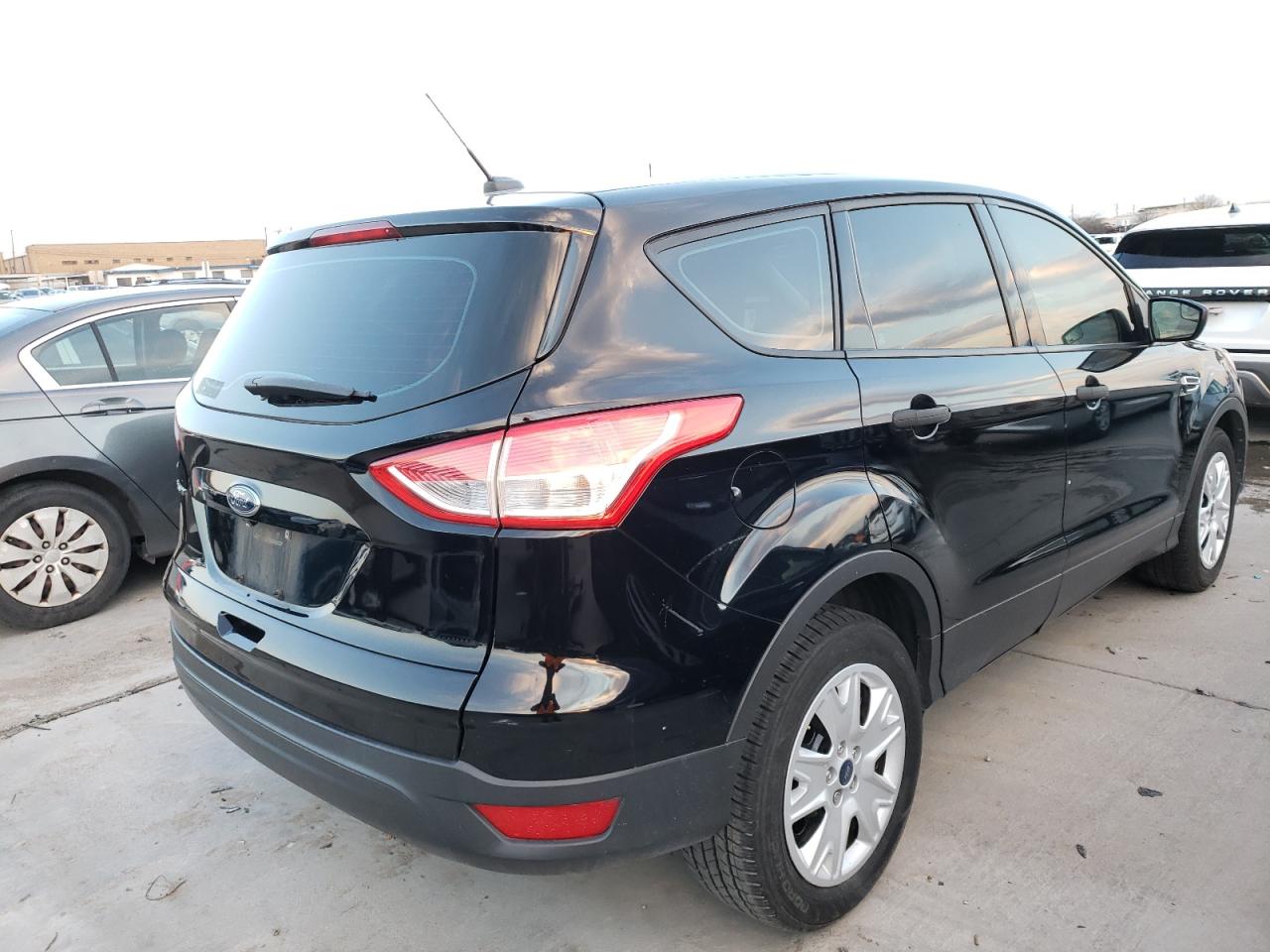 Photo 4 from auction – 2016 FORD ESCAPE S with VIN 1FMCU0F79GUC57291