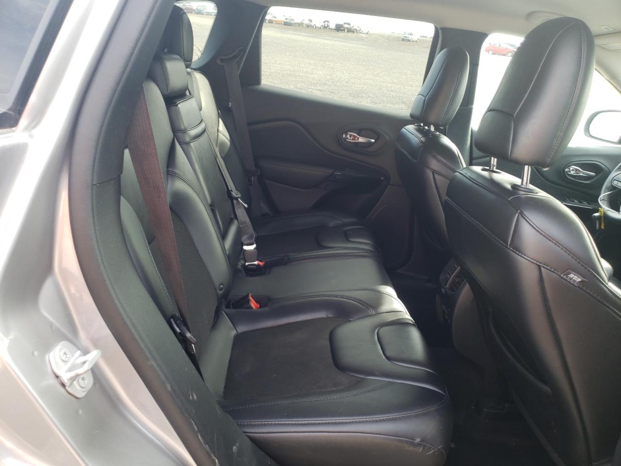 Photo 6 from auction – 2019 JEEP CHEROKEE L with VIN 1C4PJLLB1KD373439
