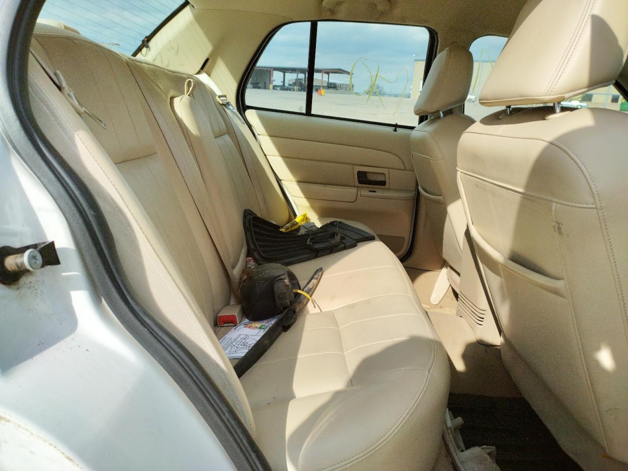 Photo 6 from auction – 2007 FORD CROWN VICT with VIN 2FAHP74V37X133527